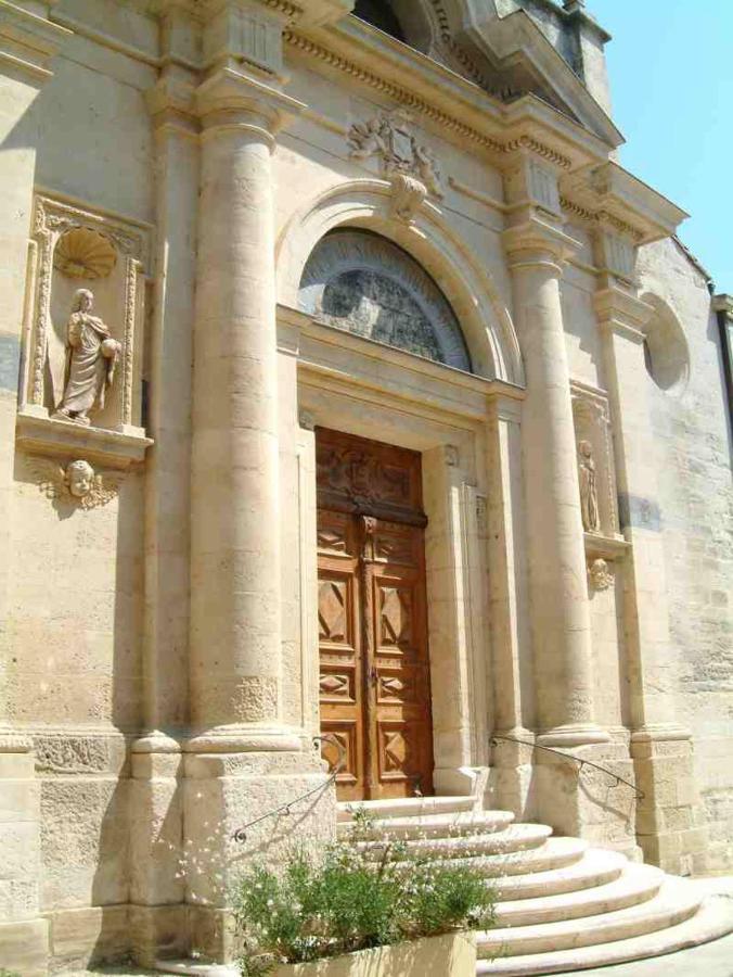 Lamathye Aramon Exterior foto