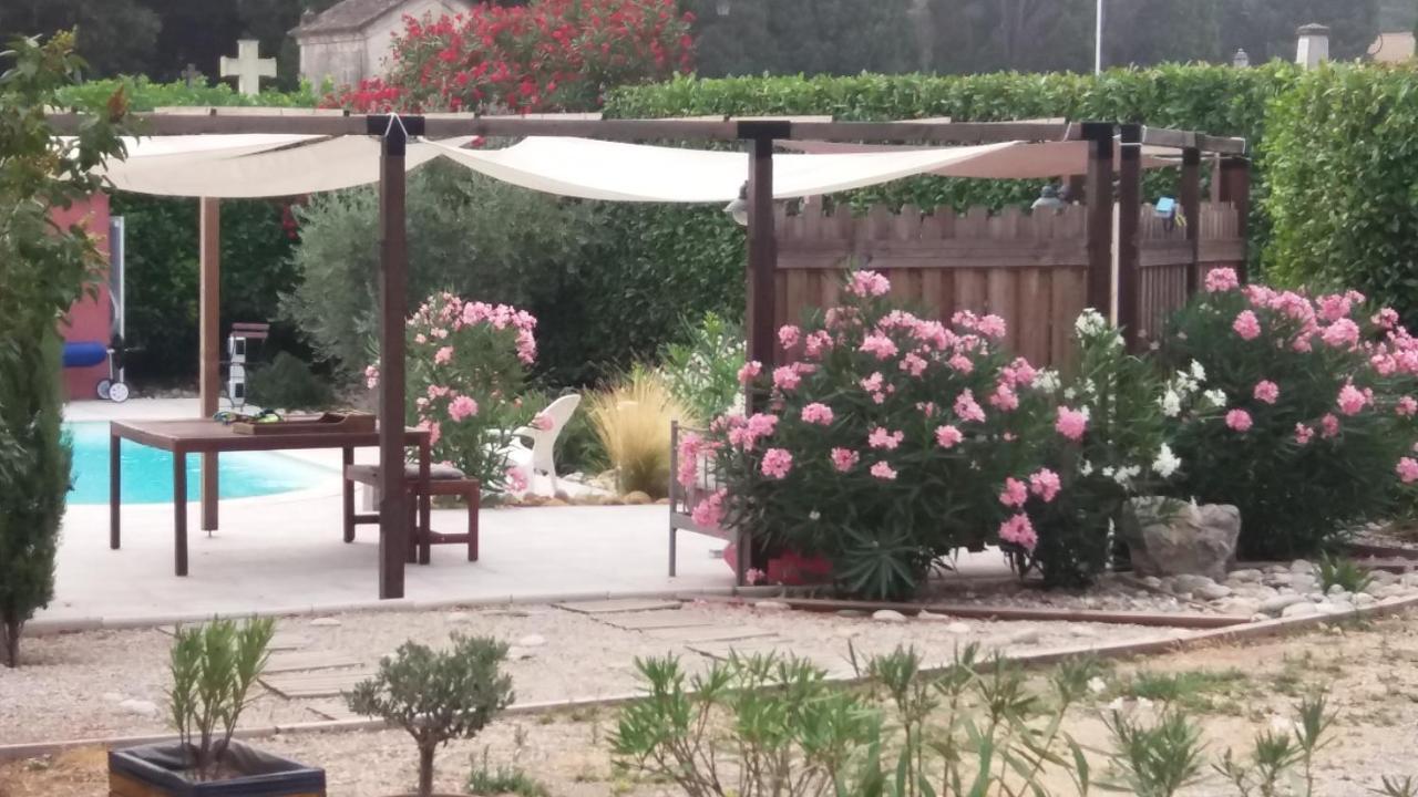 Lamathye Aramon Exterior foto